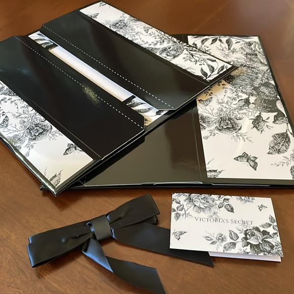 New Victorias Secret Limited Edition Floral Gift Box Large Size 12x12 - Picture 3 of 6